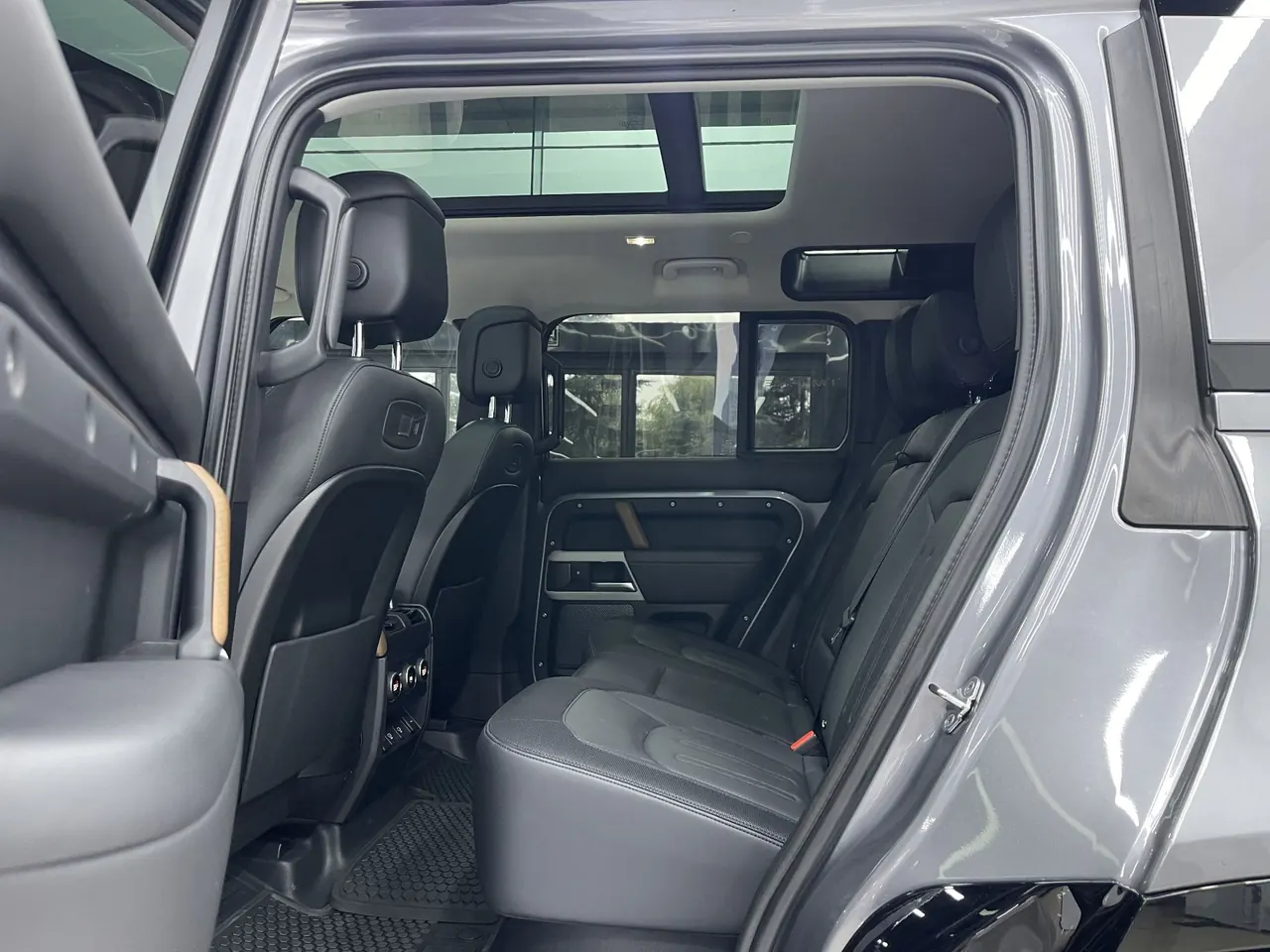 Land Rover Guard (Imported) 2022 Guard 110 48V 3.0T P400 X-DYNAMIC HSE Automatic Gear 7