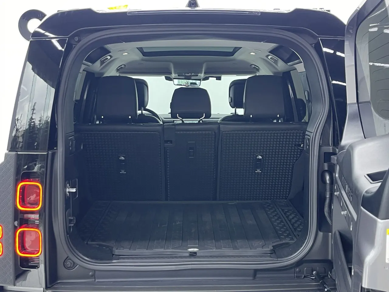 Land Rover Guard (Imported) 2022 Guard 110 48V 3.0T P400 X-DYNAMIC HSE Automatic Gear 9