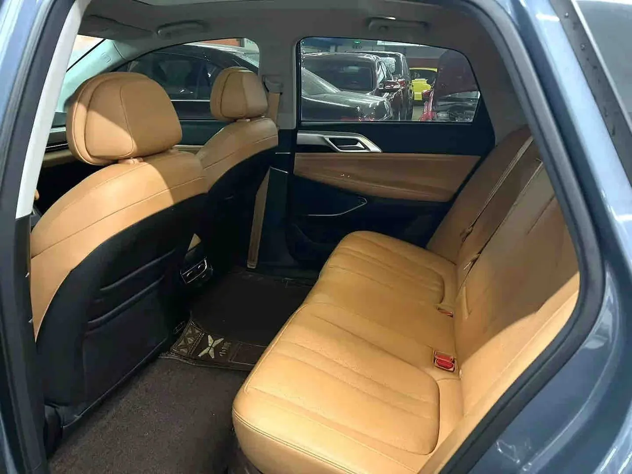 Xpeng 2021 P 5 550P automatic gear 3