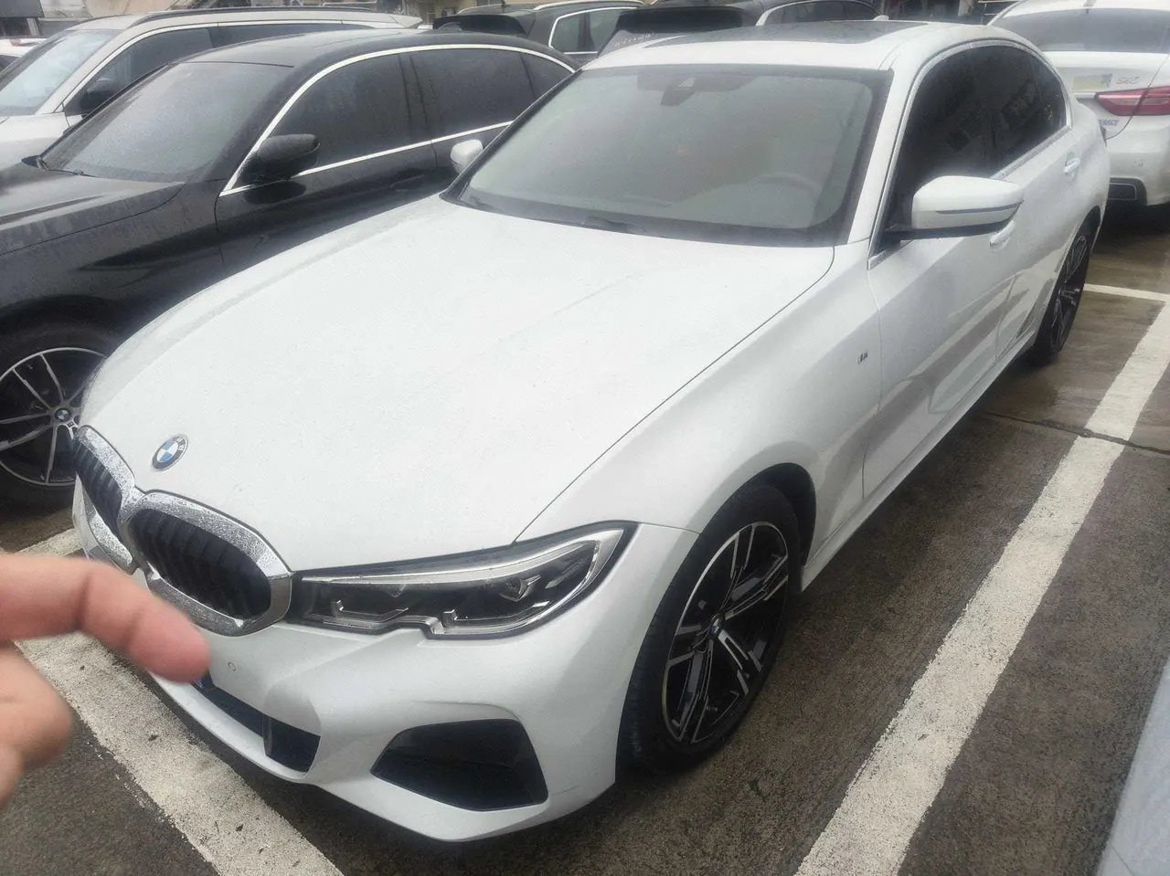 Open image lightbox: BMW 3 Series 2022 325i 2.0T M Sports Suit Automatic Gear