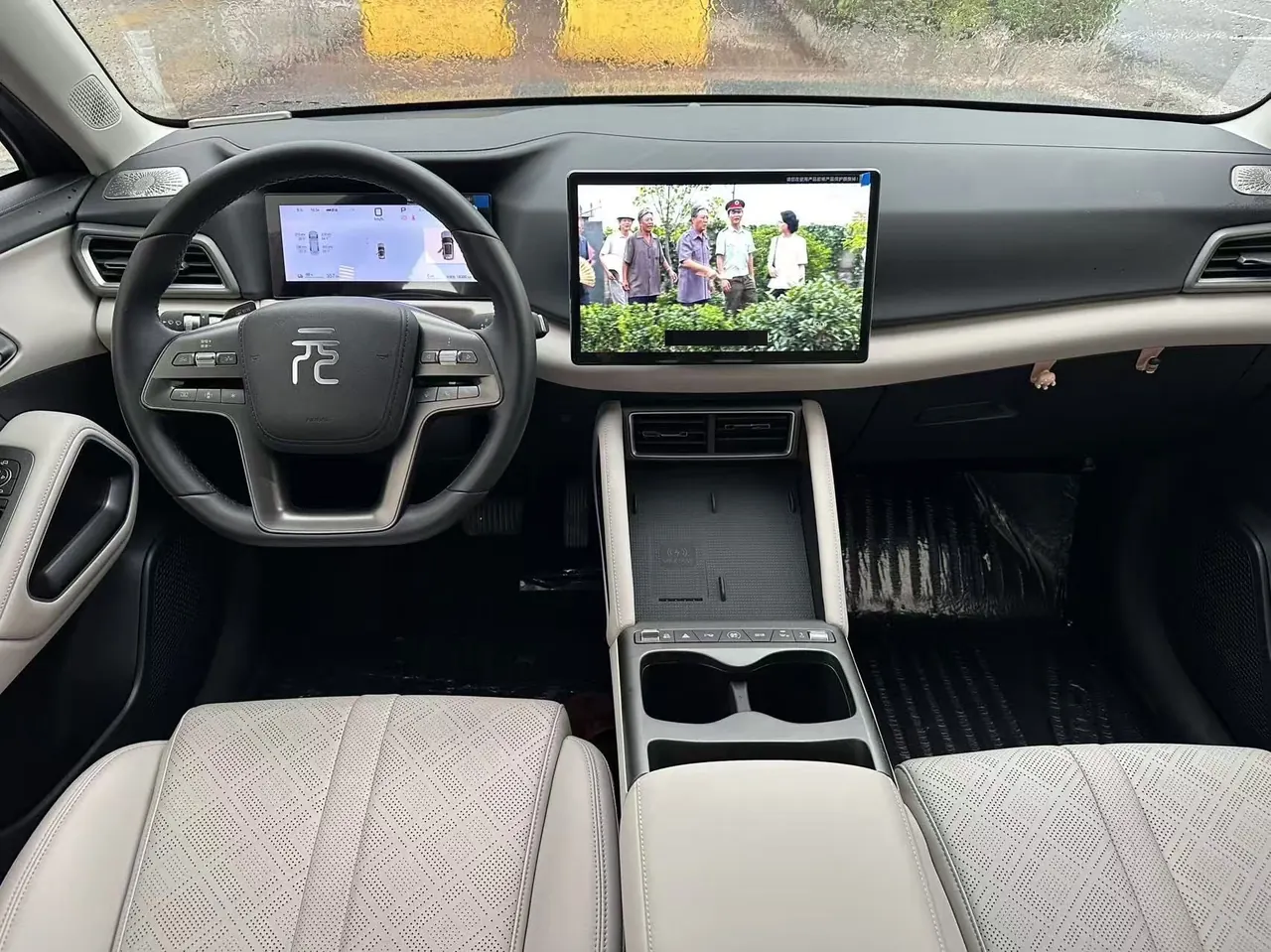 BYD 2025 Yuan UP Smart Driving 401KM Leading Automatic Gear 5