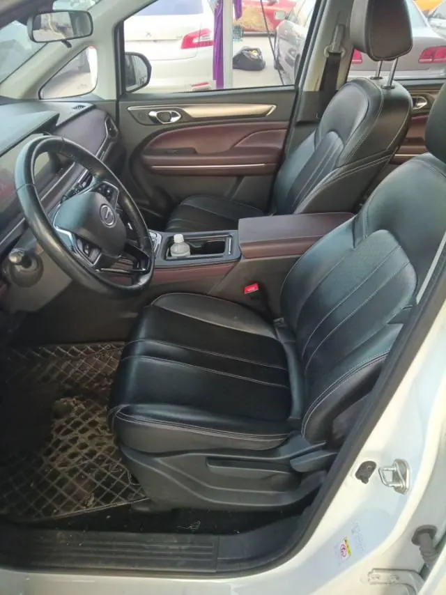 Chuanqi 2021 M6 1.5T 270T Deluxe Edition 7-seat Automatic Gear 8