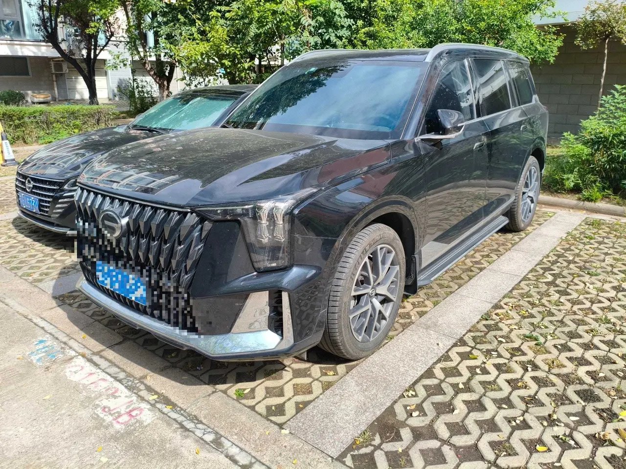 Chuanqi 2022 GS8 Hybrid 2.0TM Stepless Two-Drive Premium Edition Seven-seat Automatic Gear - View 1