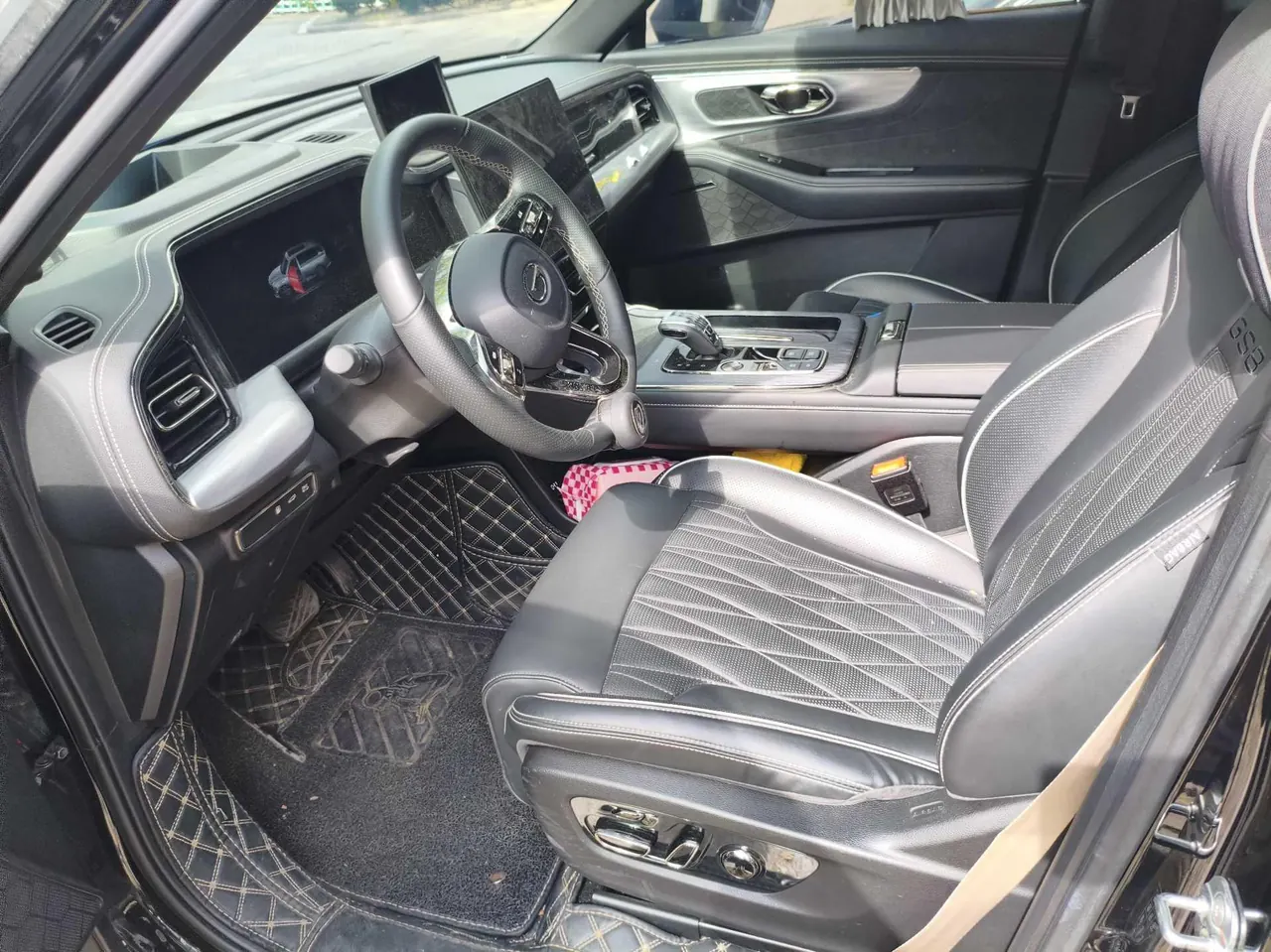 Chuanqi 2022 GS8 Hybrid 2.0TM Stepless Two-Drive Premium Edition Seven-seat Automatic Gear 4