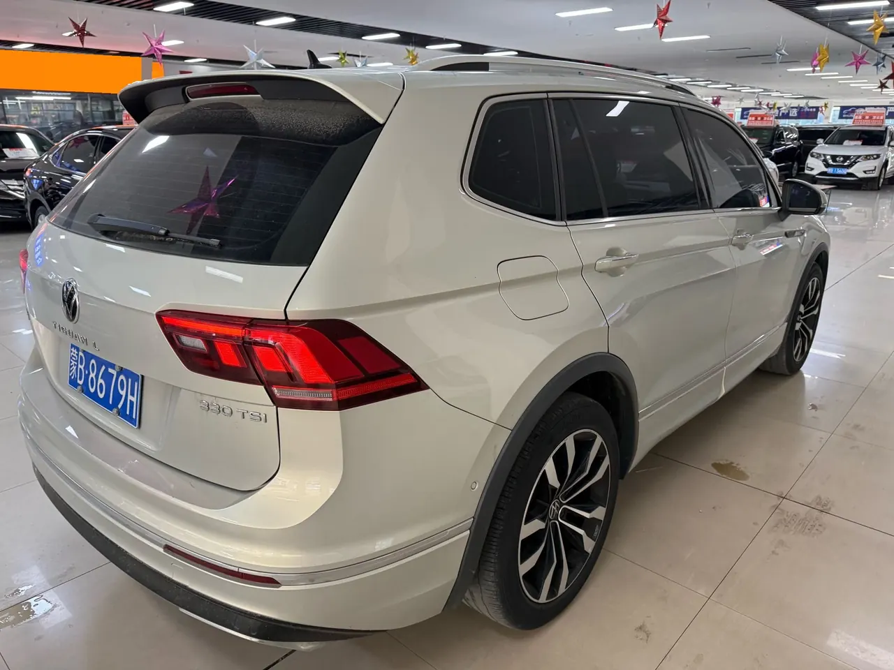 Volkswagen 2021 Tiguan L R-Line 2.0TSI 330TSI Two-Drive Overdrive Automatic Gear 6