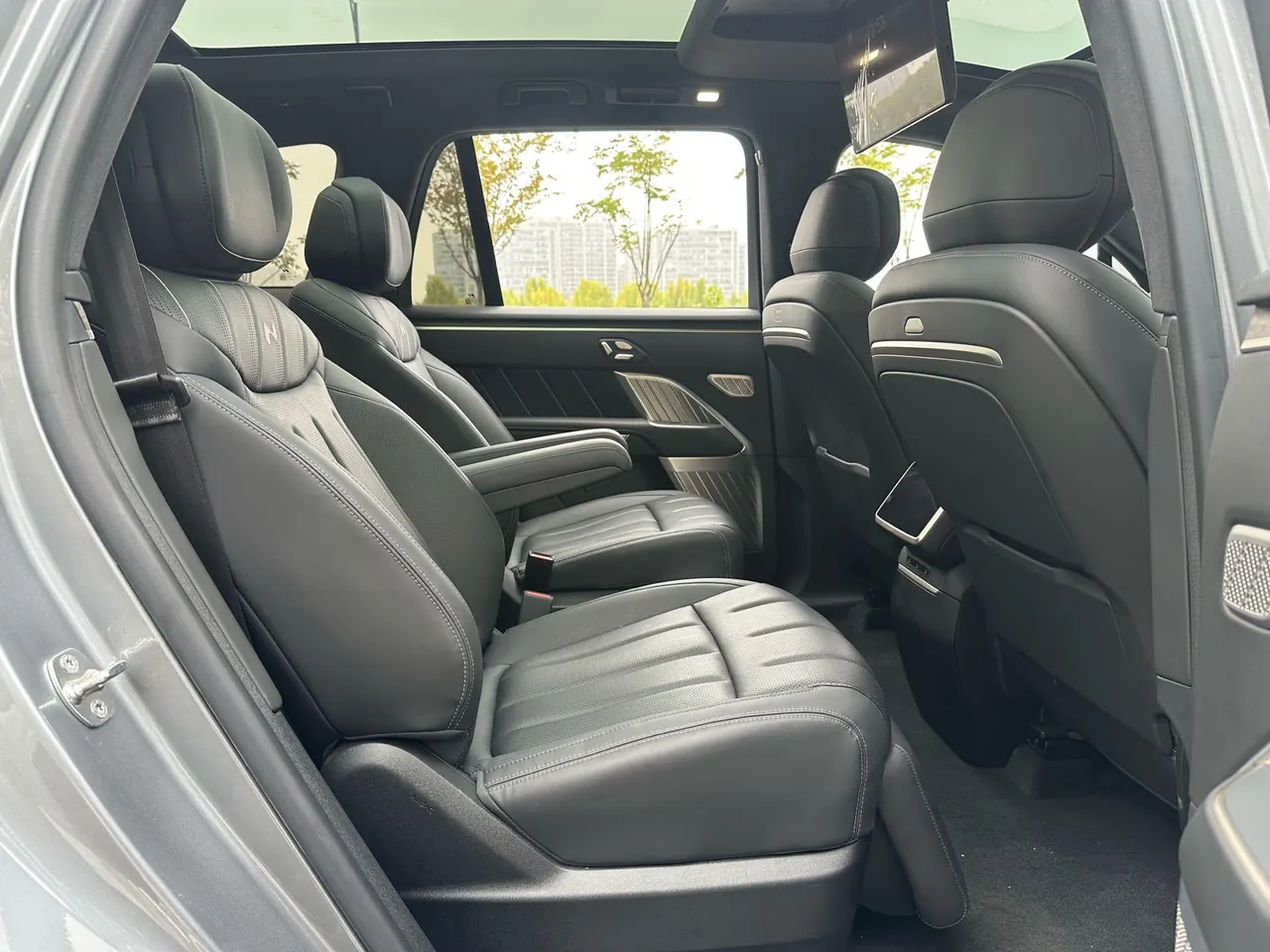 ONVO 2025 L90 Ultra Six‑Seater Automatic 10