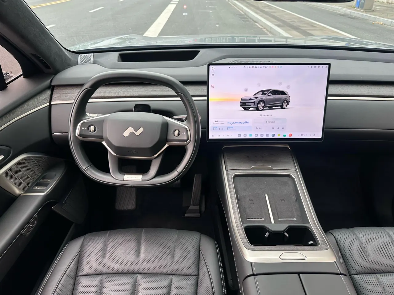 ONVO 2025 L90 Ultra Six‑Seater Automatic 12