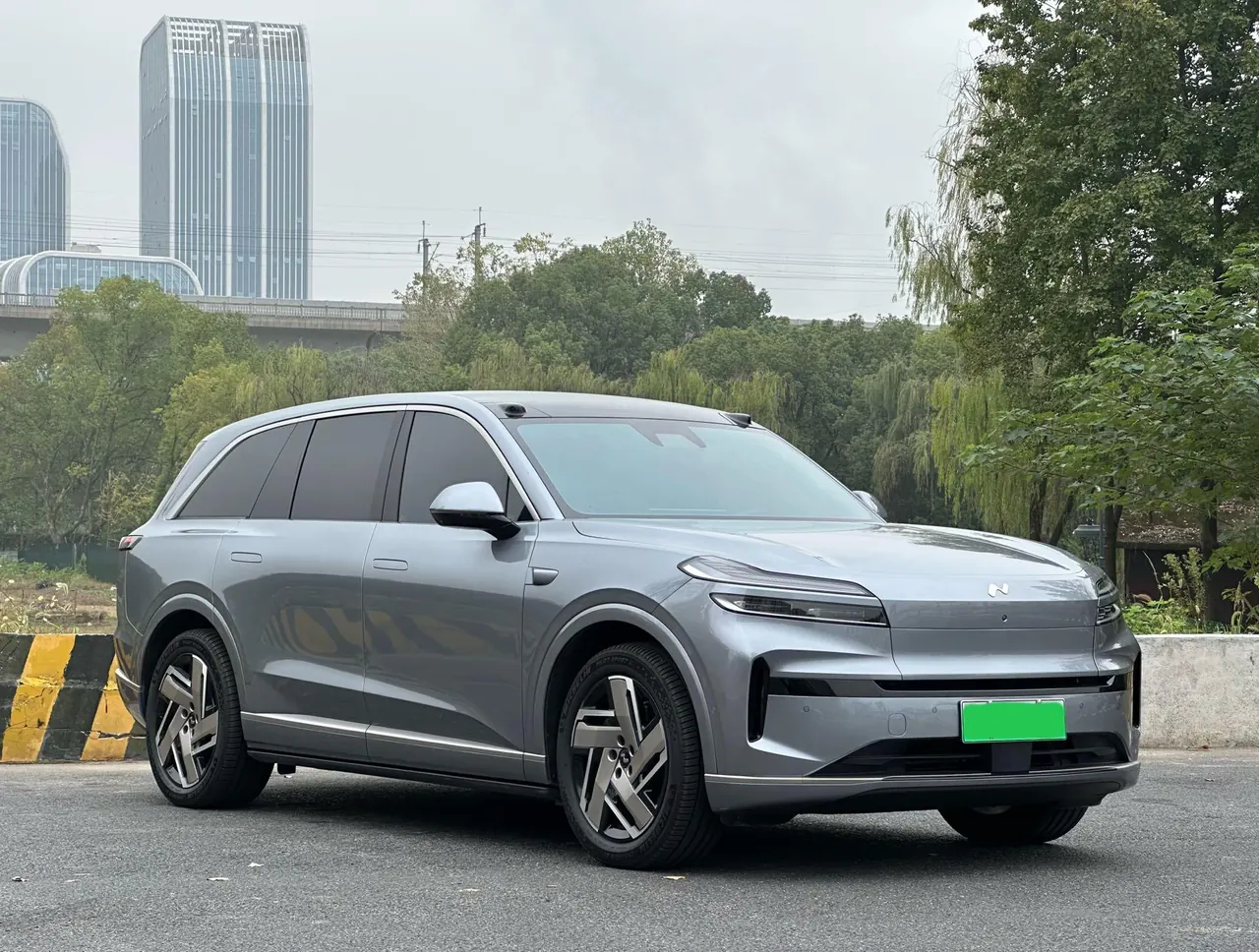 ONVO 2025 L90 Ultra Six‑Seater Automatic 3