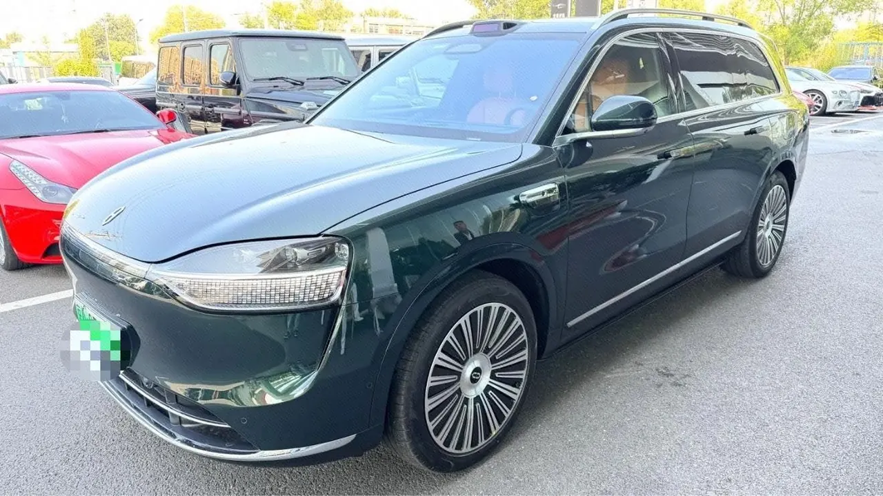 AITO 2025 AITO M9 extended range Ultra version 52kWh 6-seat version (896-line laser Radar) automatic gear - View 1