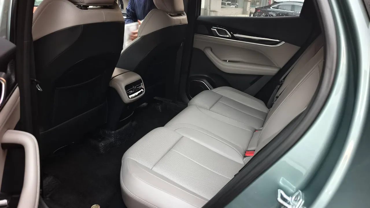 Geely 2025 Boyue L 1.5TD Start Automatic Gear 3