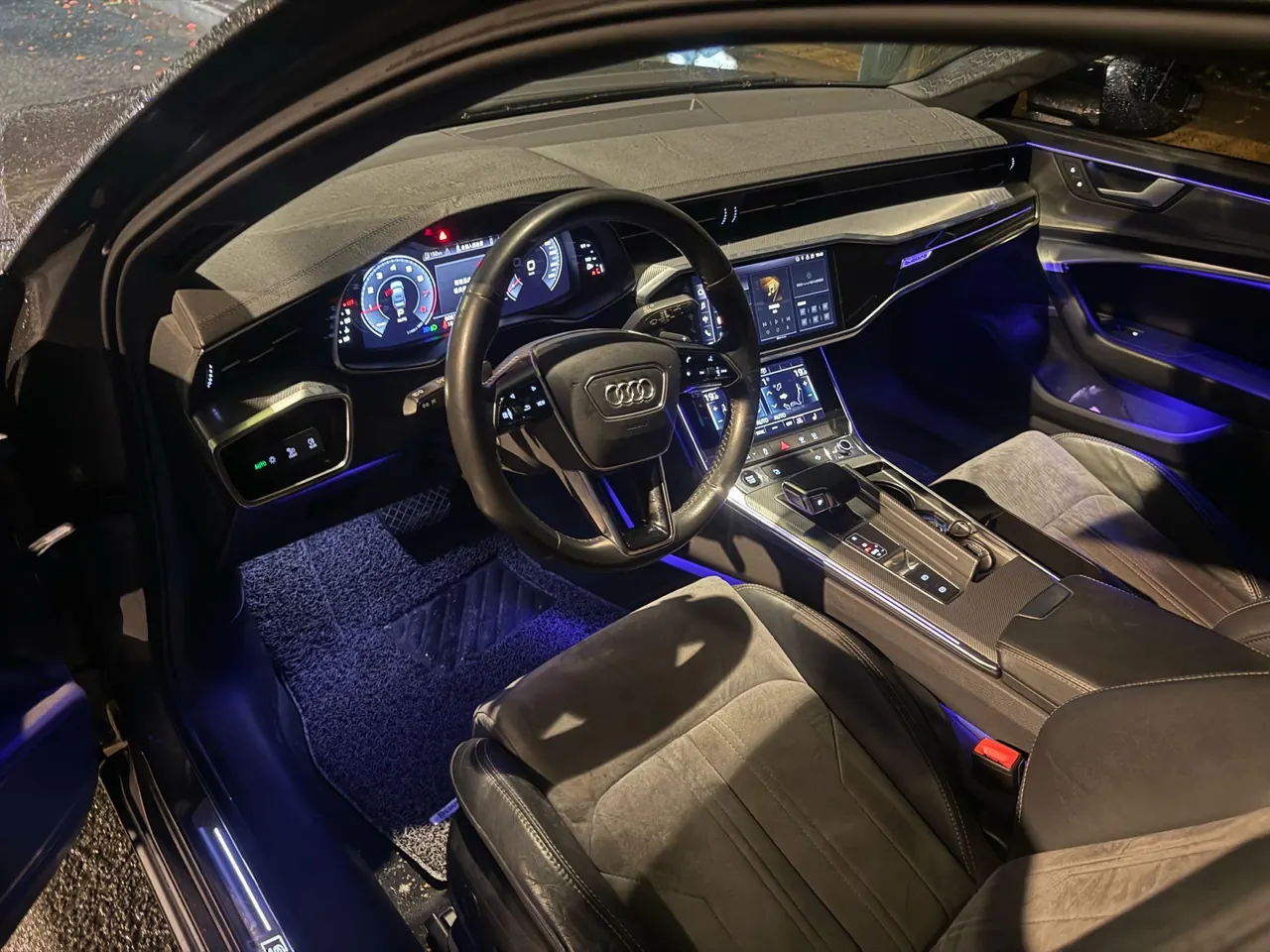Audi 2020 A6L 2.0TFSI 45TFSI Quattro enjoy dynamic automatic transmission 2