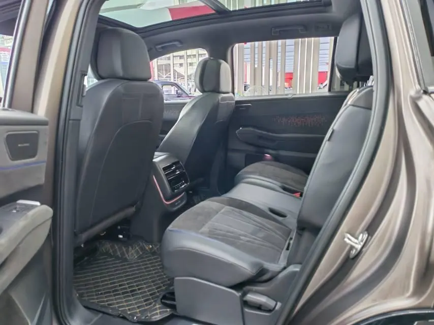 Volkswagen 2025 Teramont Pro 2.0TSI 450TSI Four-Wheel-Drive Summit Edition Automatic 14