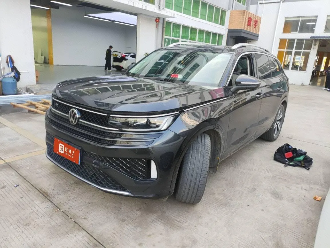Volkswagen 2024 model tour R-Line 2.0TSI 380TSI four-wheel drive parade version automatic gear - View 1