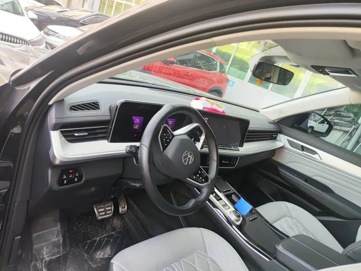 Volkswagen 2024 model tour R-Line 2.0TSI 380TSI four-wheel drive parade version automatic gear 3