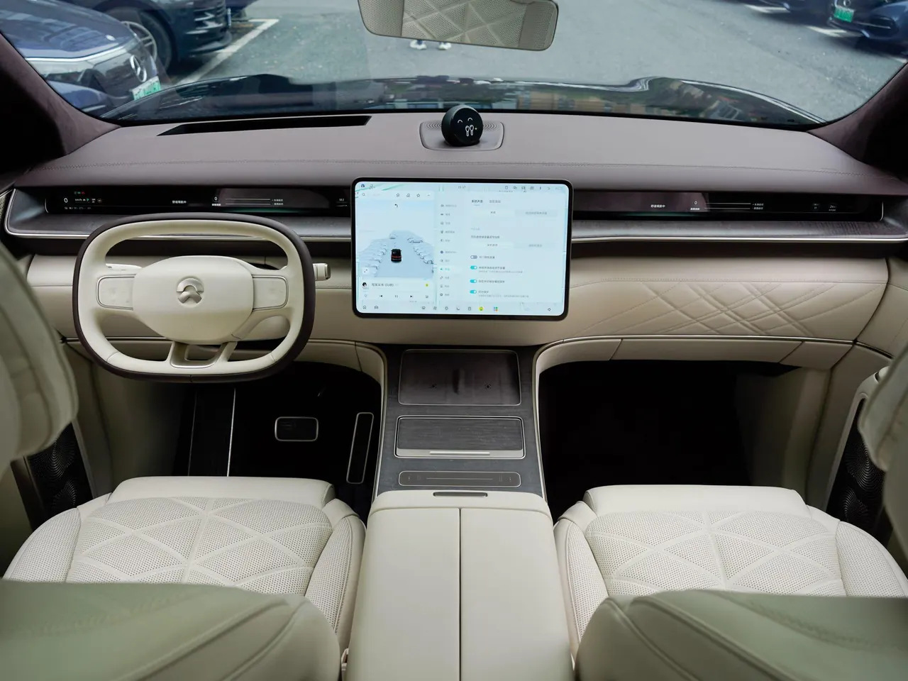 NIO 2026 ES 9 102kWh Administrative Island Signature Edition Automatic Gear 15