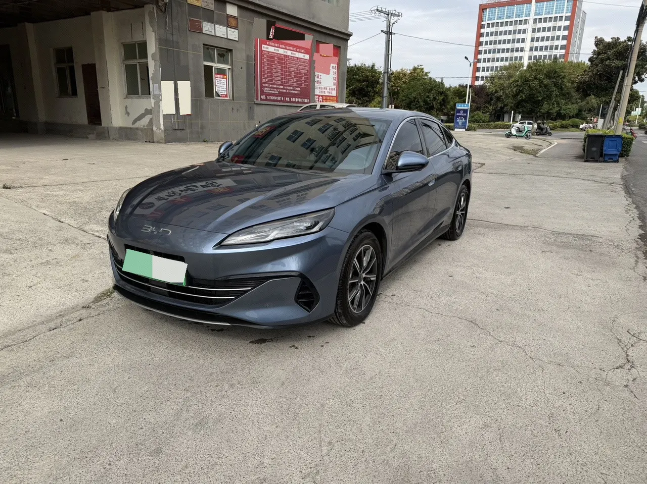 BYD 2024 Seal 06 DM-i 1.5 Stepless 120KM Honorable Automatic Gear - View 1