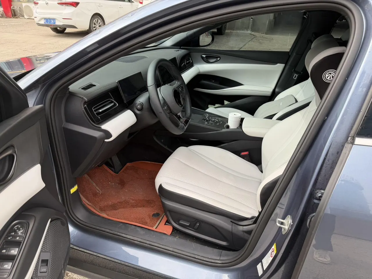 BYD 2024 Seal 06 DM-i 1.5 Stepless 120KM Honorable Automatic Gear 3
