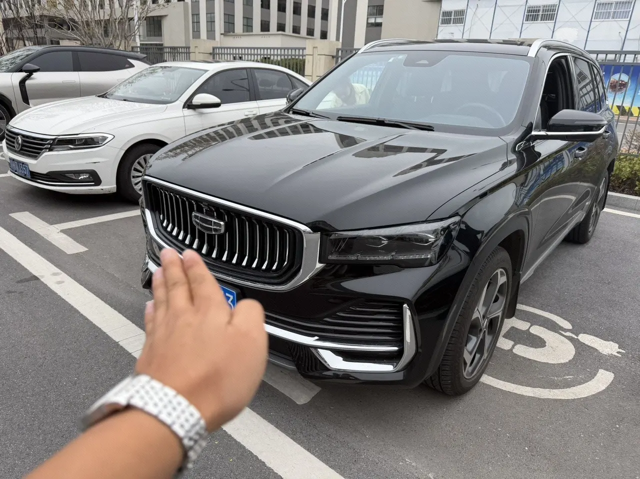 打开图片灯箱:Geely 2024 XingyueL (Monjaro) 2.0TD EVO Two-Drive Long Wind Edition Automatic Gear