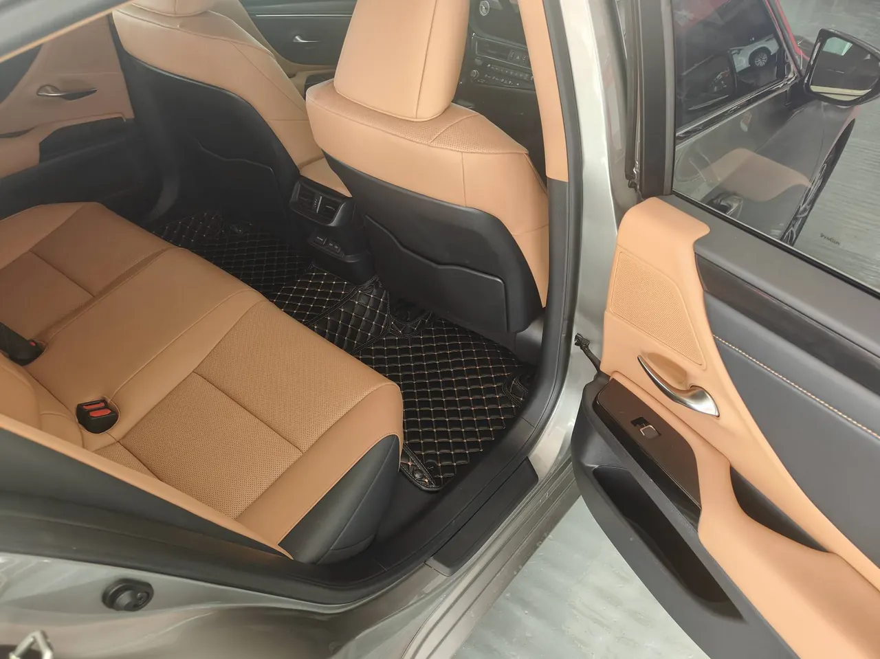 Lexus ES (Imported) 2023 ES200 2.0 Stepless Premium Edition Automatic Gear 3