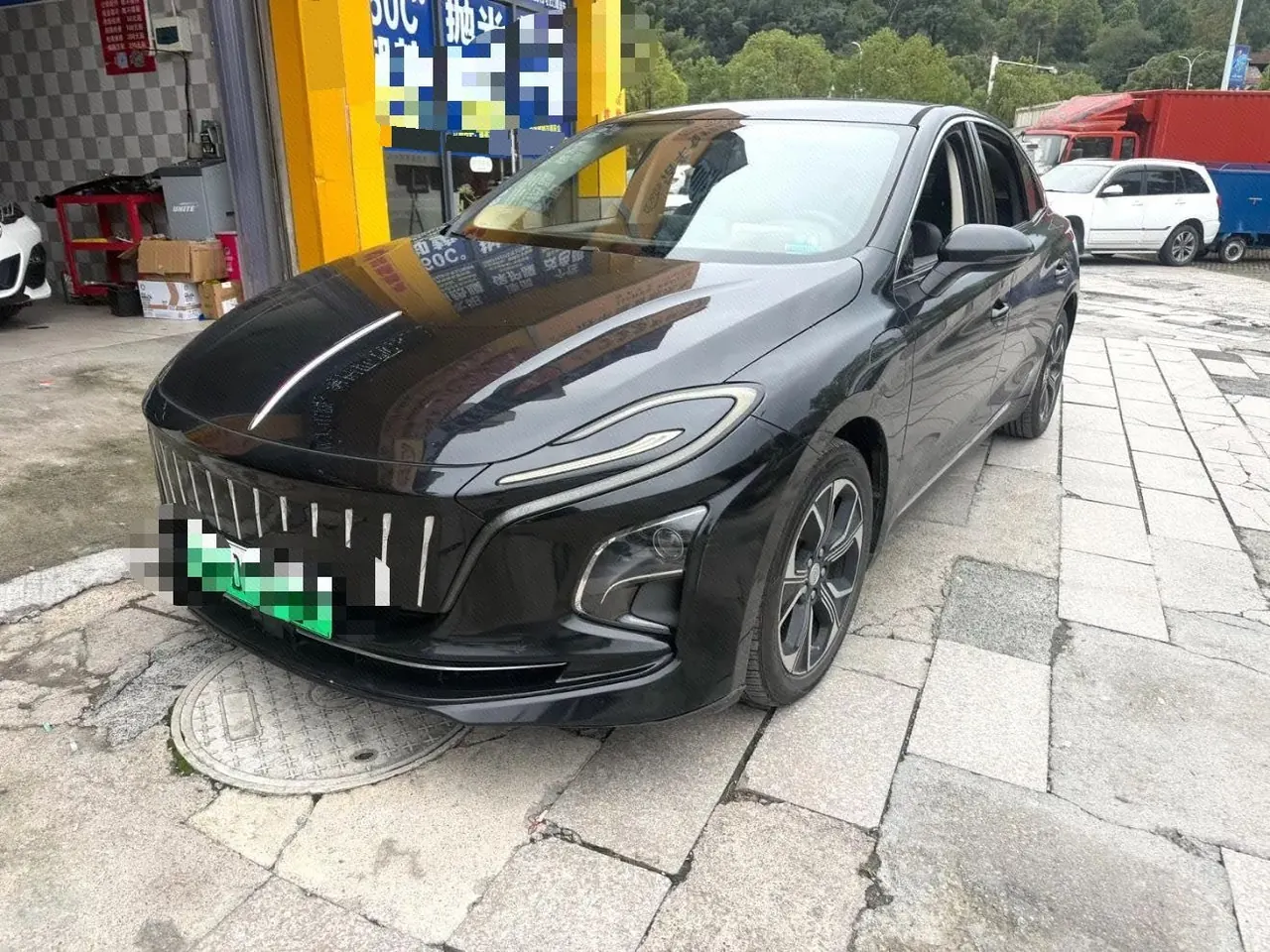 HongQi 2021 E-QM5 Charging Flag Edition Automatic Transmission - View 1