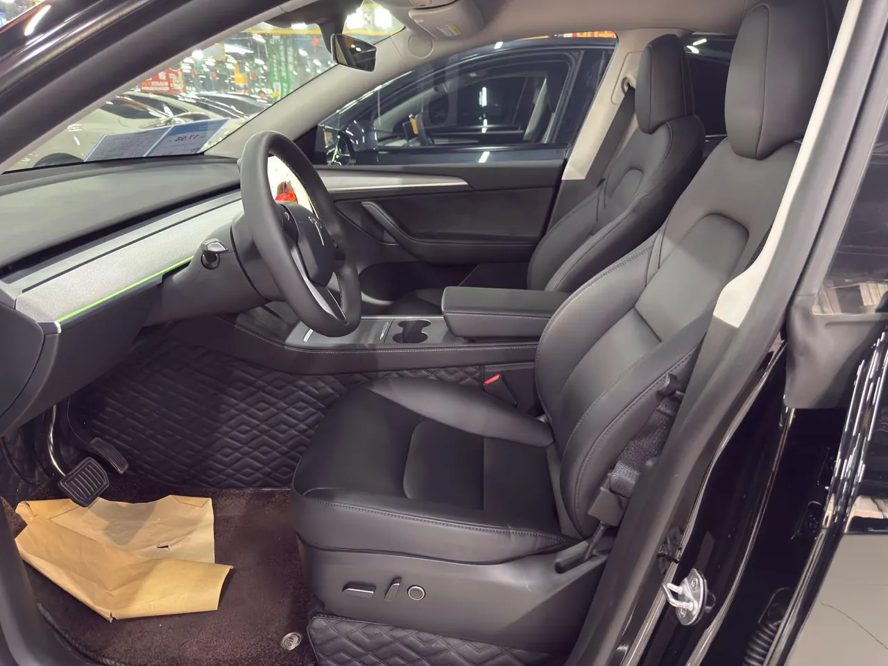 Tesla 2023 Model Y rear-wheel drive version automatic transmission 2