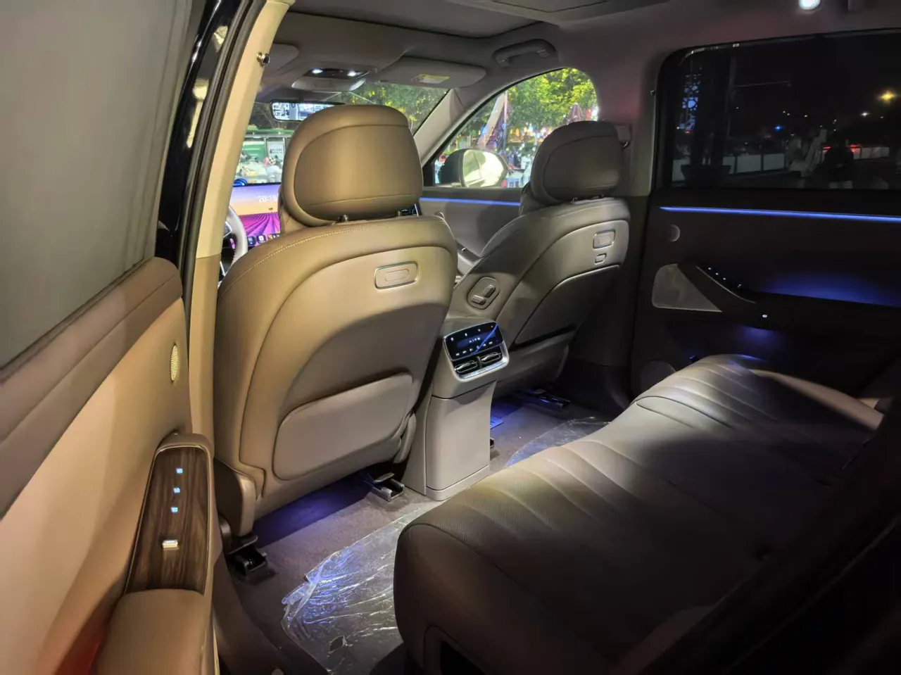 AITO 2026 AITO M7 extended range Max 4-wheel drive version 6 seats (192-line laser Radar) automatic gear 4