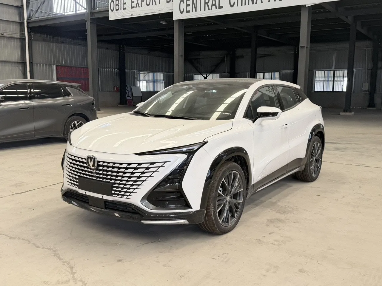 Chang 'an 2023 UNI-T 1.5T Premium Automatic Gear - View 1