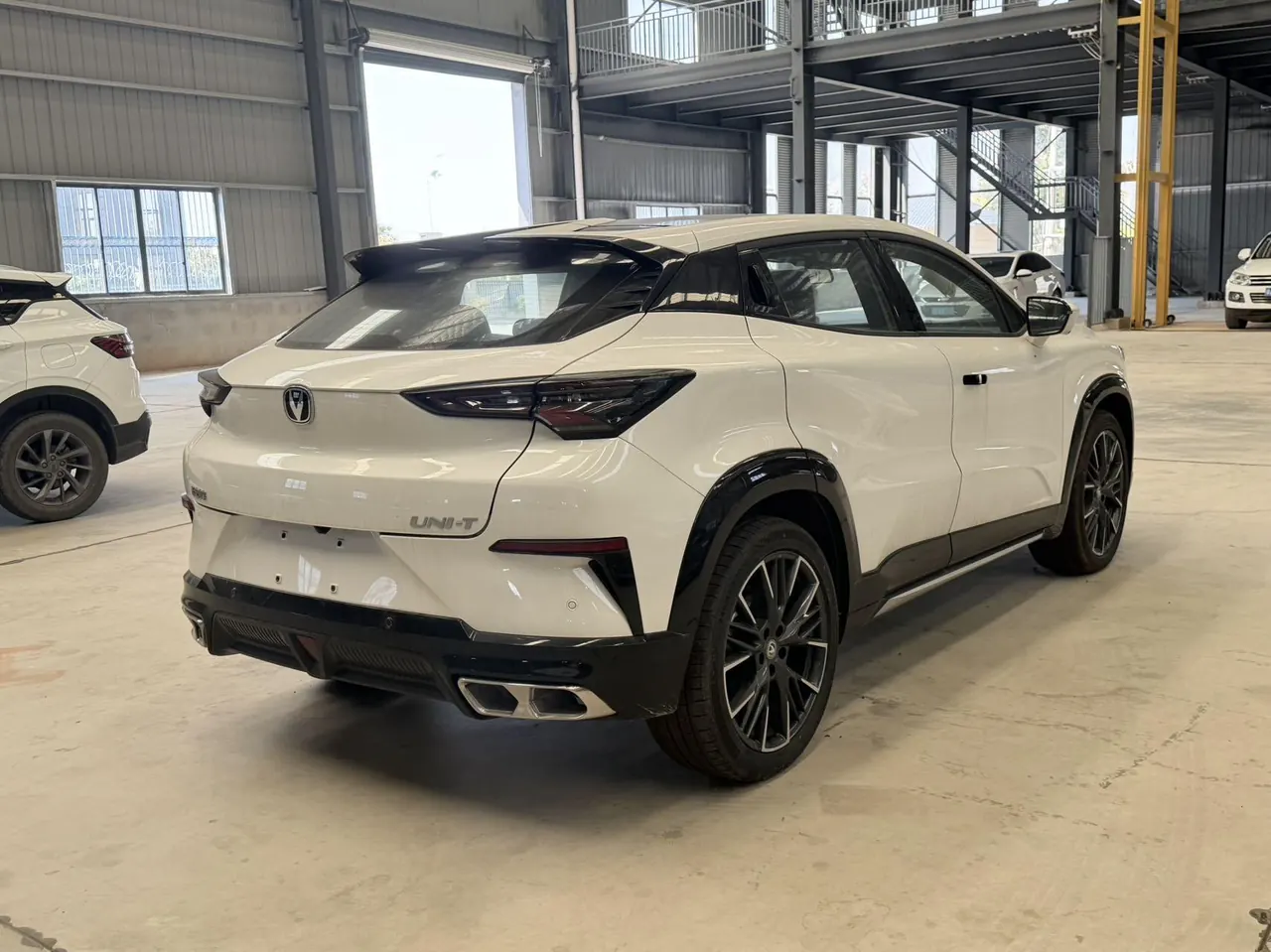 Chang 'an 2023 UNI-T 1.5T Premium Automatic Gear 6
