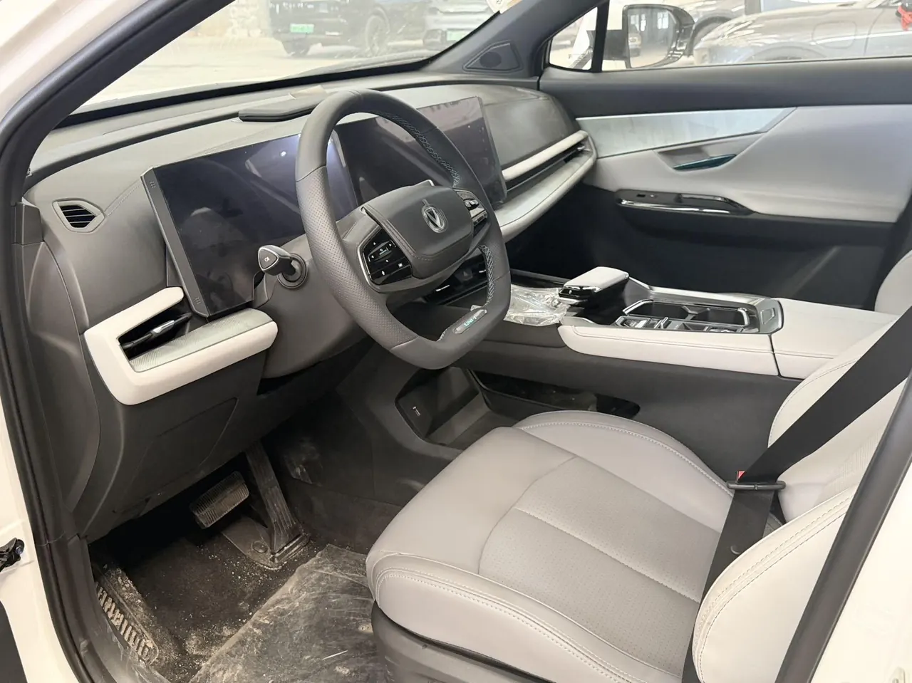 Chang 'an 2023 UNI-T 1.5T Premium Automatic Gear 7