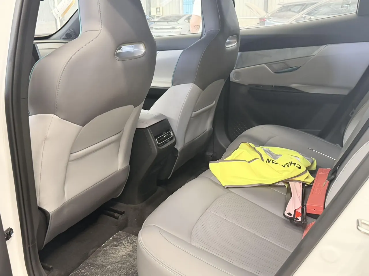 Chang 'an 2023 UNI-T 1.5T Premium Automatic Gear 8