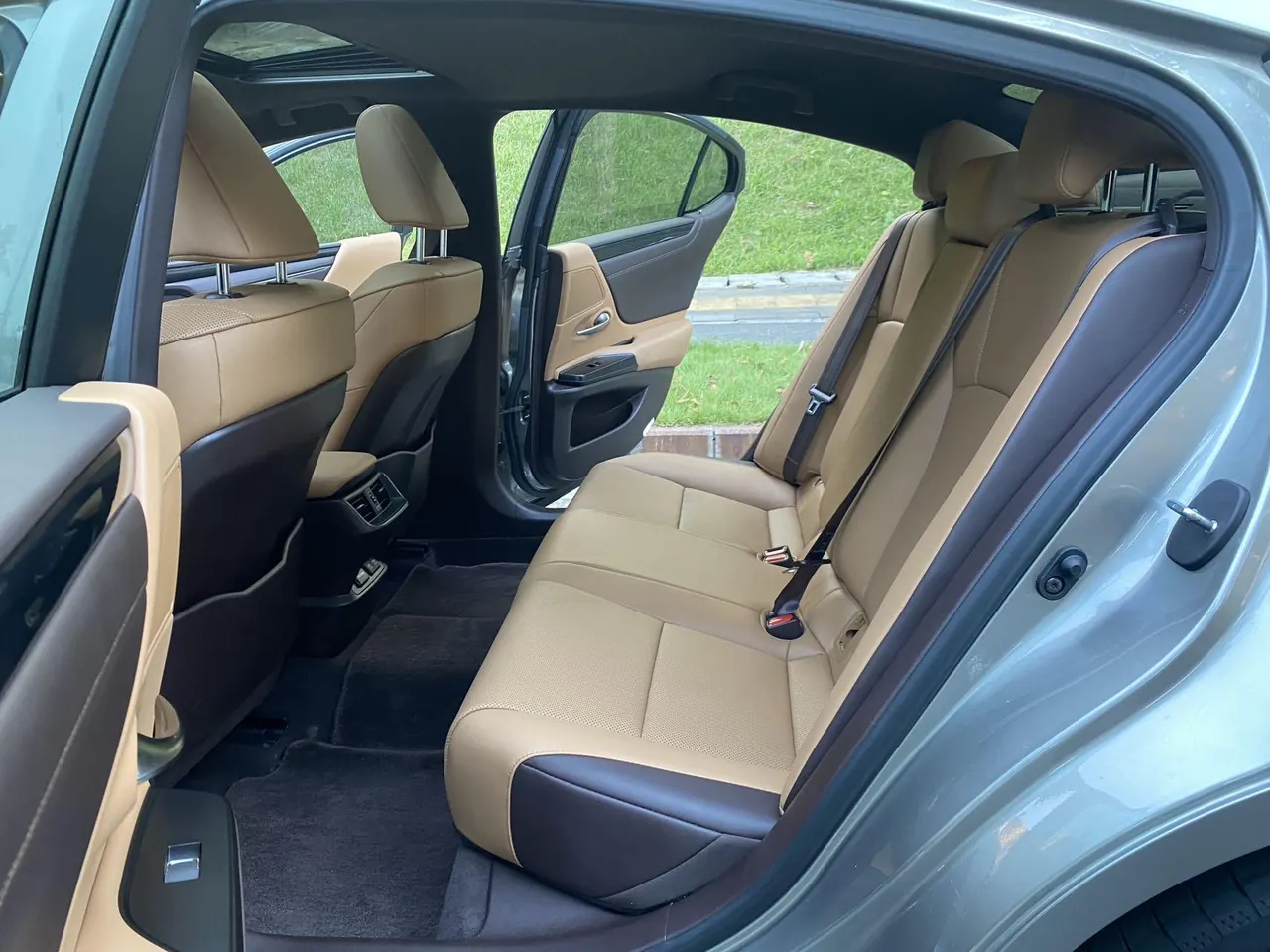 Lexus ES (Imported) 2020 ES200 2.0 Stepless Premium Edition Automatic Gear 13