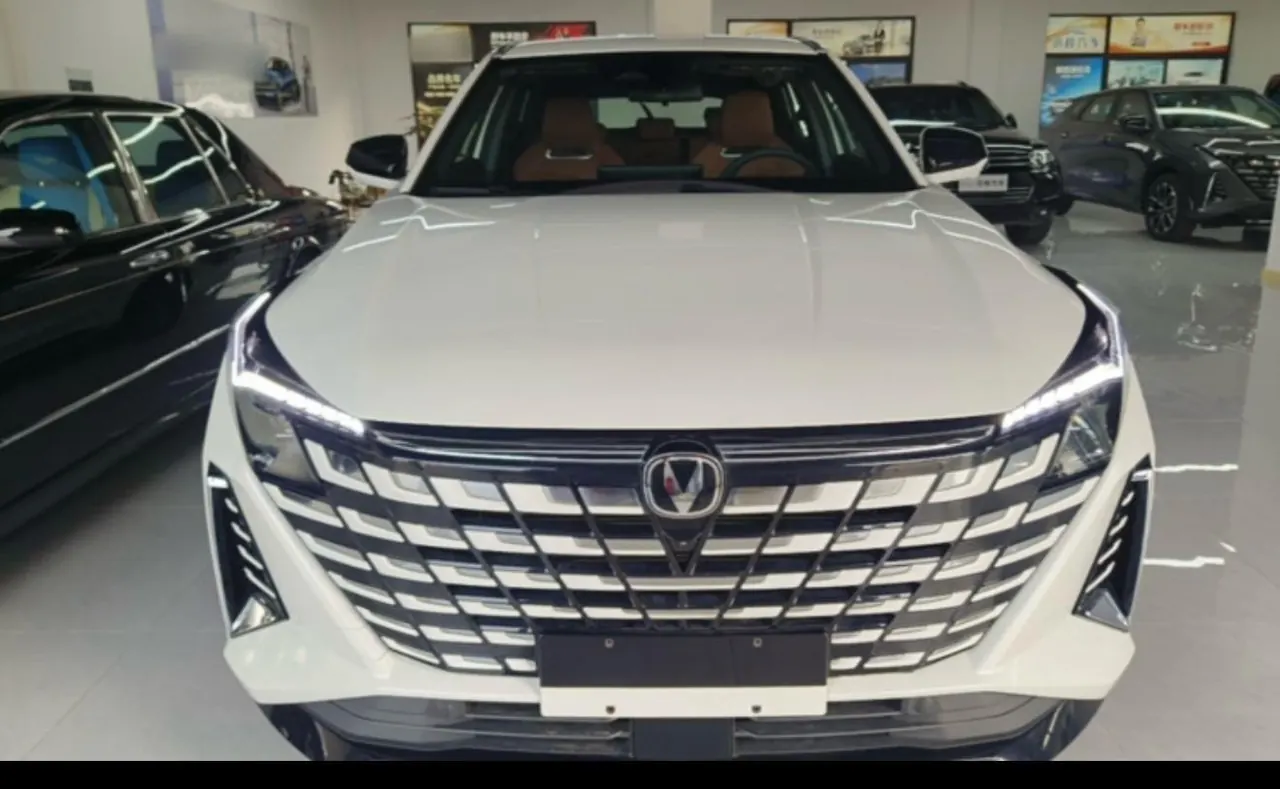 ChangAn 2026 UNI-Z 1.5T smart new blue whale 500Bar PRO automatic gear 2