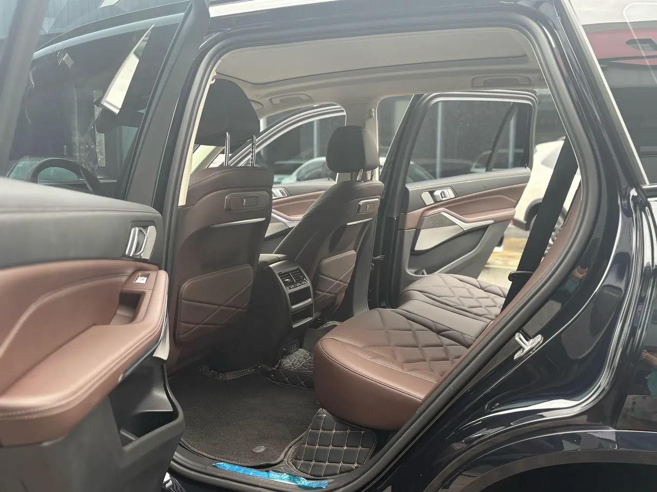 BMW 2023 X5 xDrive30Li 48V 2.0T exclusive m sports obsidian night suit automatic gear 5