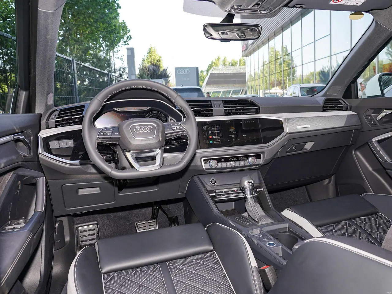 Audi 2026 Q3 1.5TFSI 35TFSI 45th Anniversary Collection Edition Quattro Fashion Dynamic Automatic Gear 2