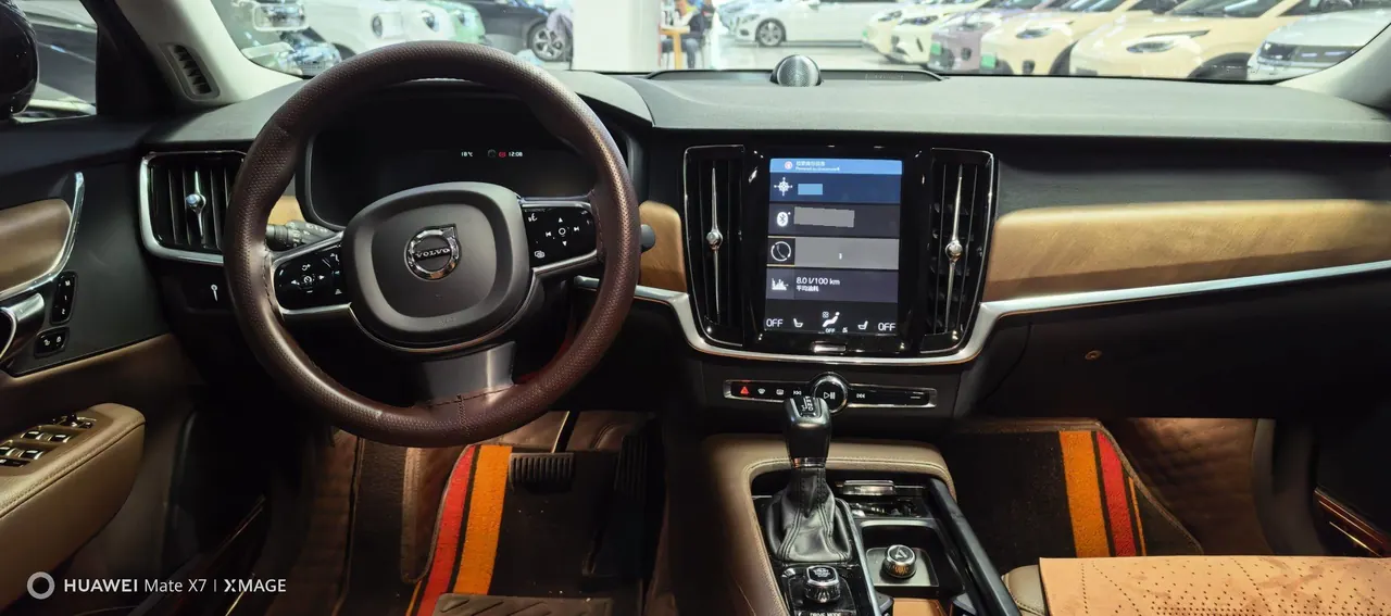 Volvo 2020 S90 2.0T T5 Zhiyi Deluxe Edition Automatic Gear 6