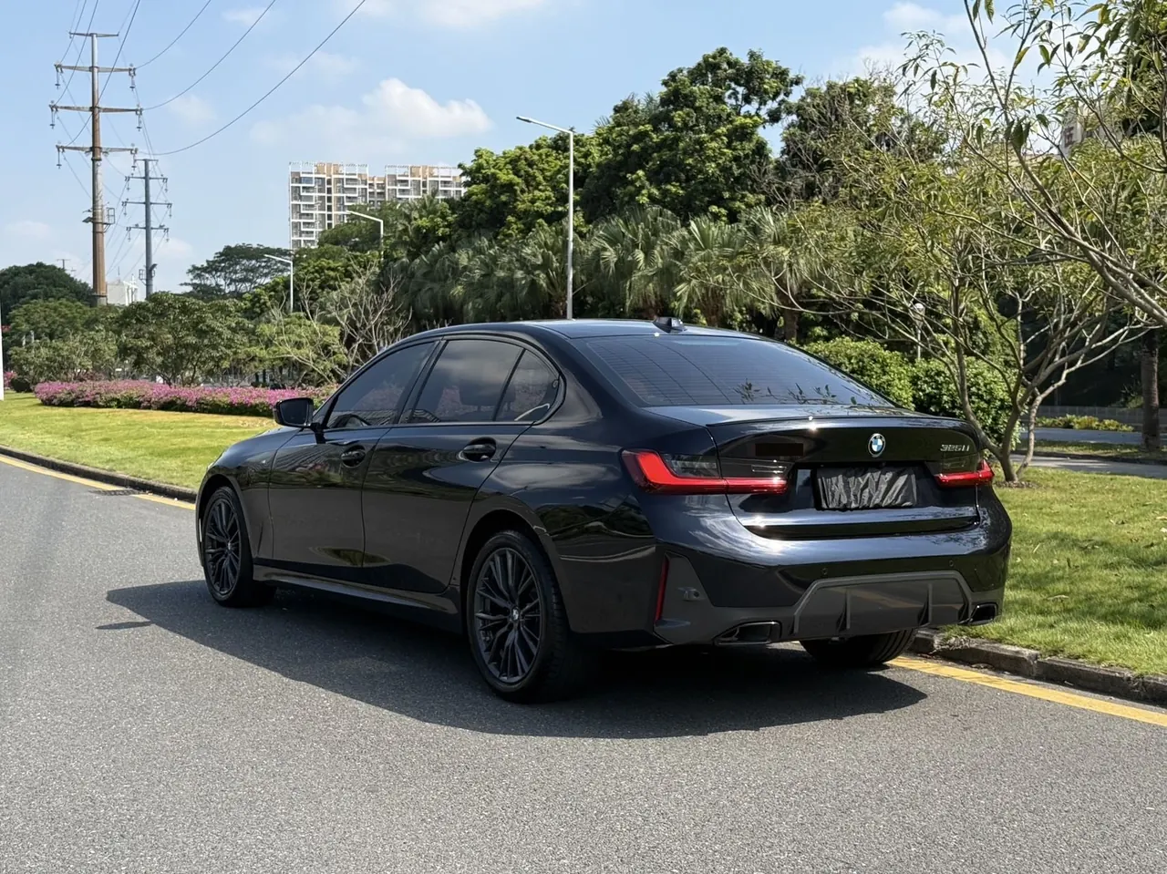 BMW 3 Series 2024 325Li 2.0T M Sports Obsidian Night Suit Automatic Gear 8
