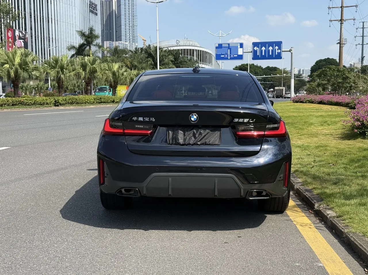 BMW 3 Series 2024 325Li 2.0T M Sports Obsidian Night Suit Automatic Gear 9
