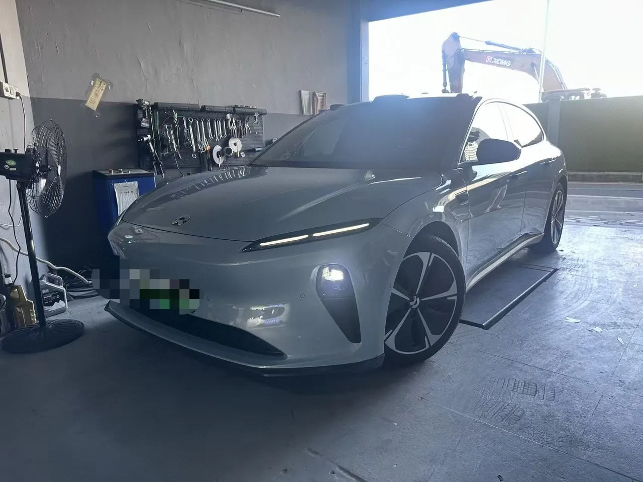 NIO 2024 ET5T 75kWh Touring automatic - View 1