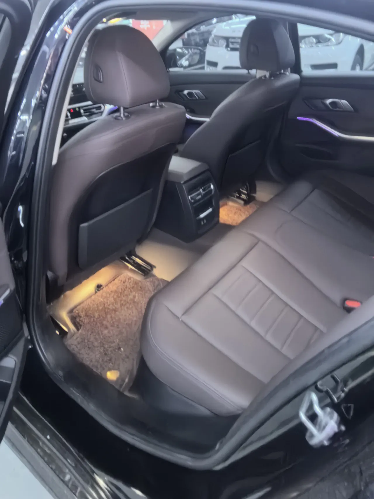 BMW 3 Series 2021 325i 2.0T M Sports Suit (Modified) Automatic Gear 3