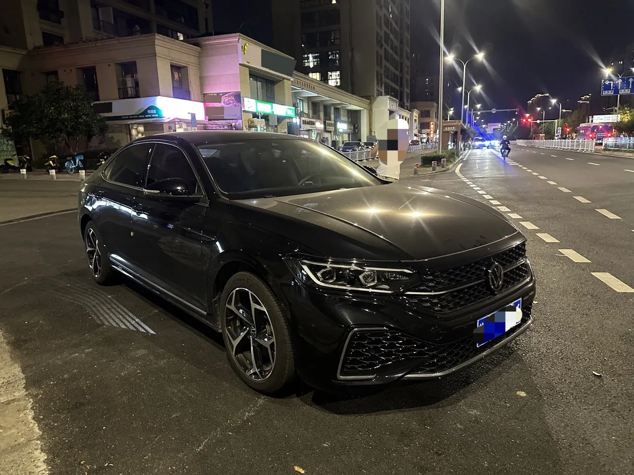 Volkswagen 2024 Passat 2.0TSI 380TSI Star Dragon Edition Automatic Gear 3