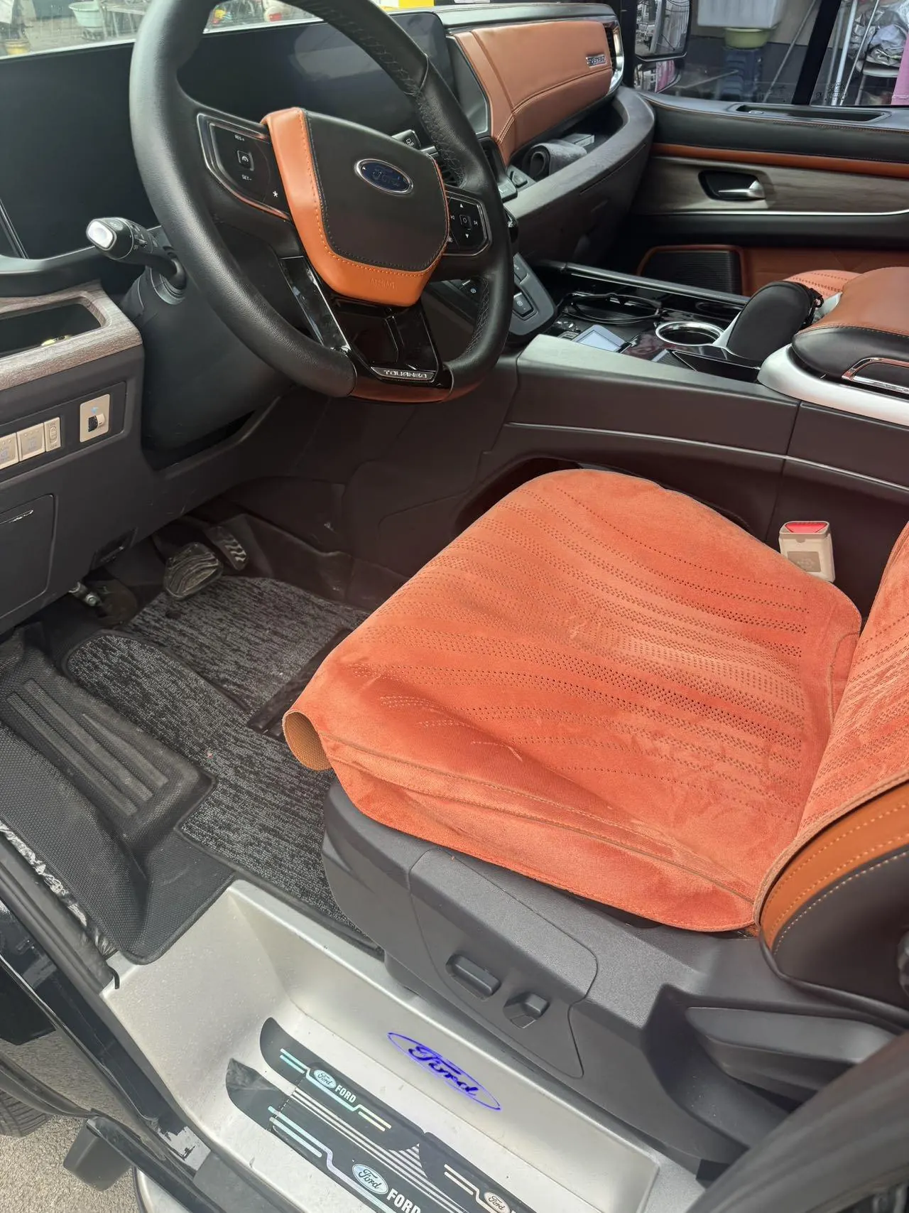Ford 2024 Touruio 2.0T Zun Plus Edition Automatic Gear 4