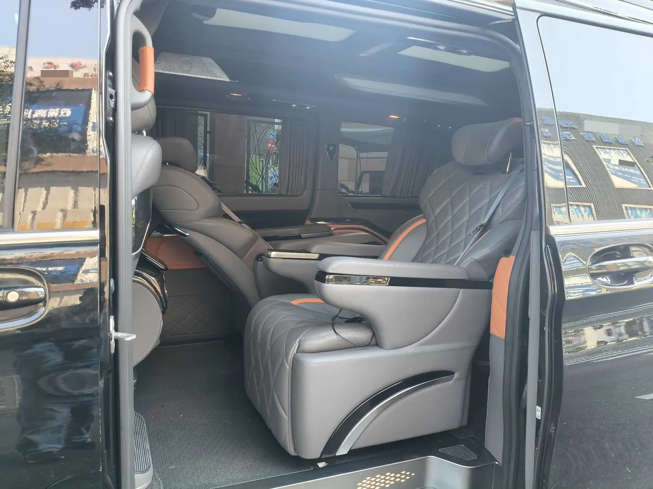 Mercedes Benz V 2024V 300 L 48V 2.0T Premium Edition Automatic Gear 2