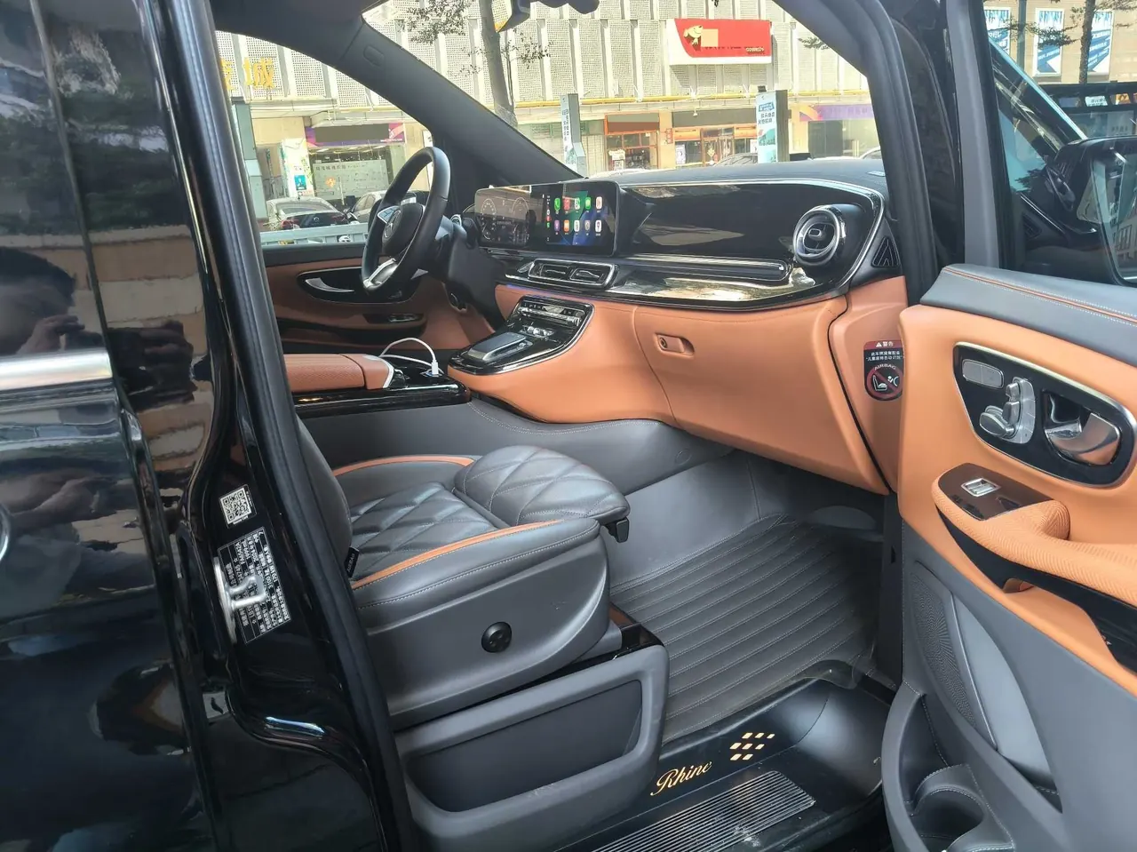 Mercedes Benz V 2024V 300 L 48V 2.0T Premium Edition Automatic Gear 4