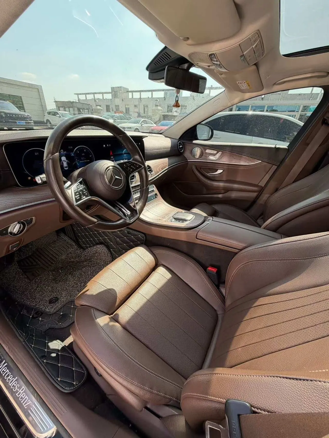 Mercedes Benz E Class 2022 E 300 L 2.0T Luxury (Change 2) Automatic Gear 4