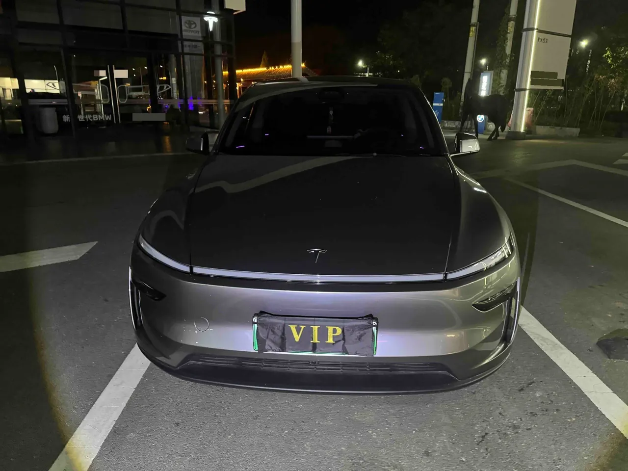 Tesla 2025 Model Y long endurance all-wheel drive version automatic transmission 2