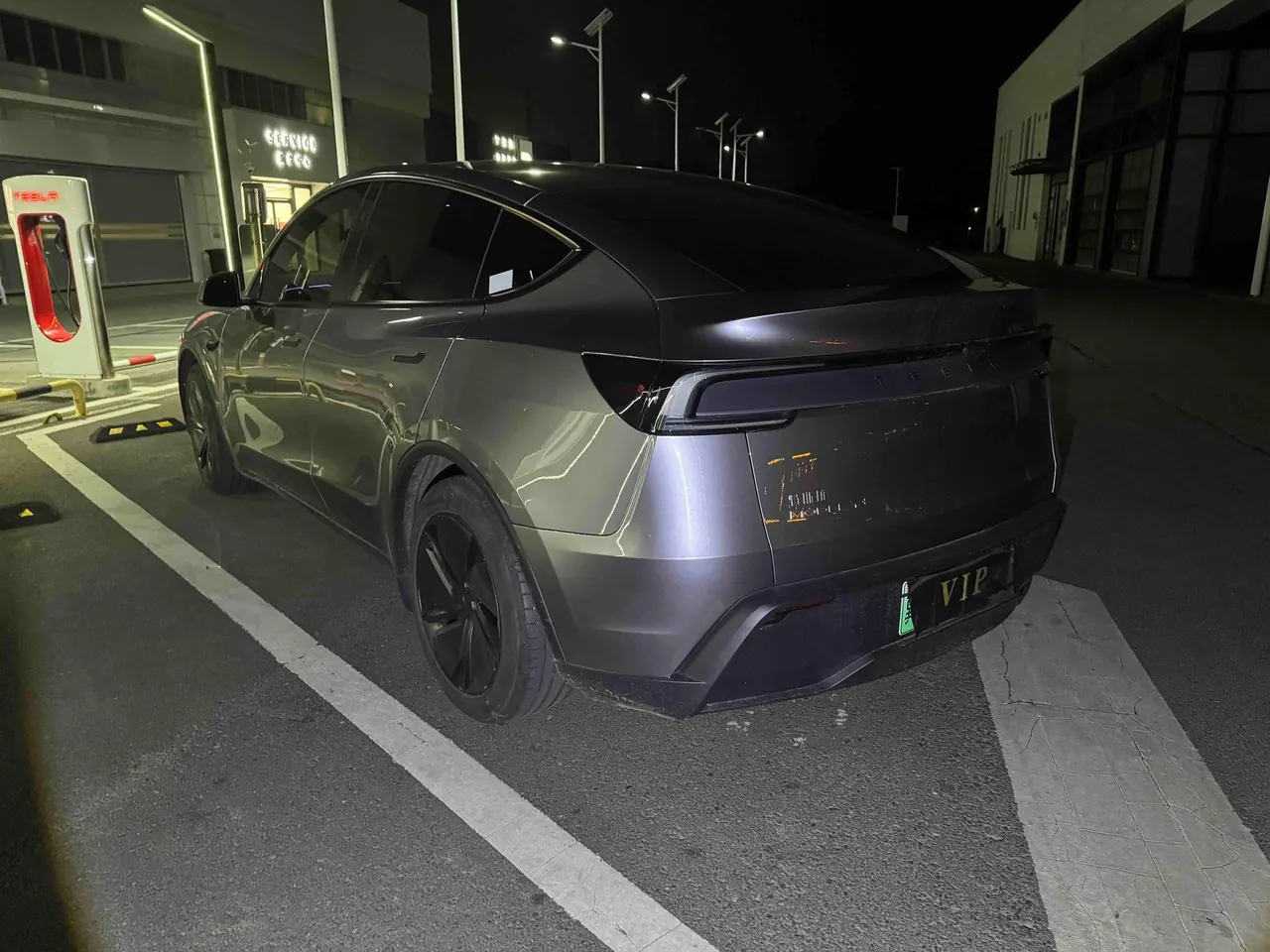Tesla 2025 Model Y long endurance all-wheel drive version automatic transmission 4