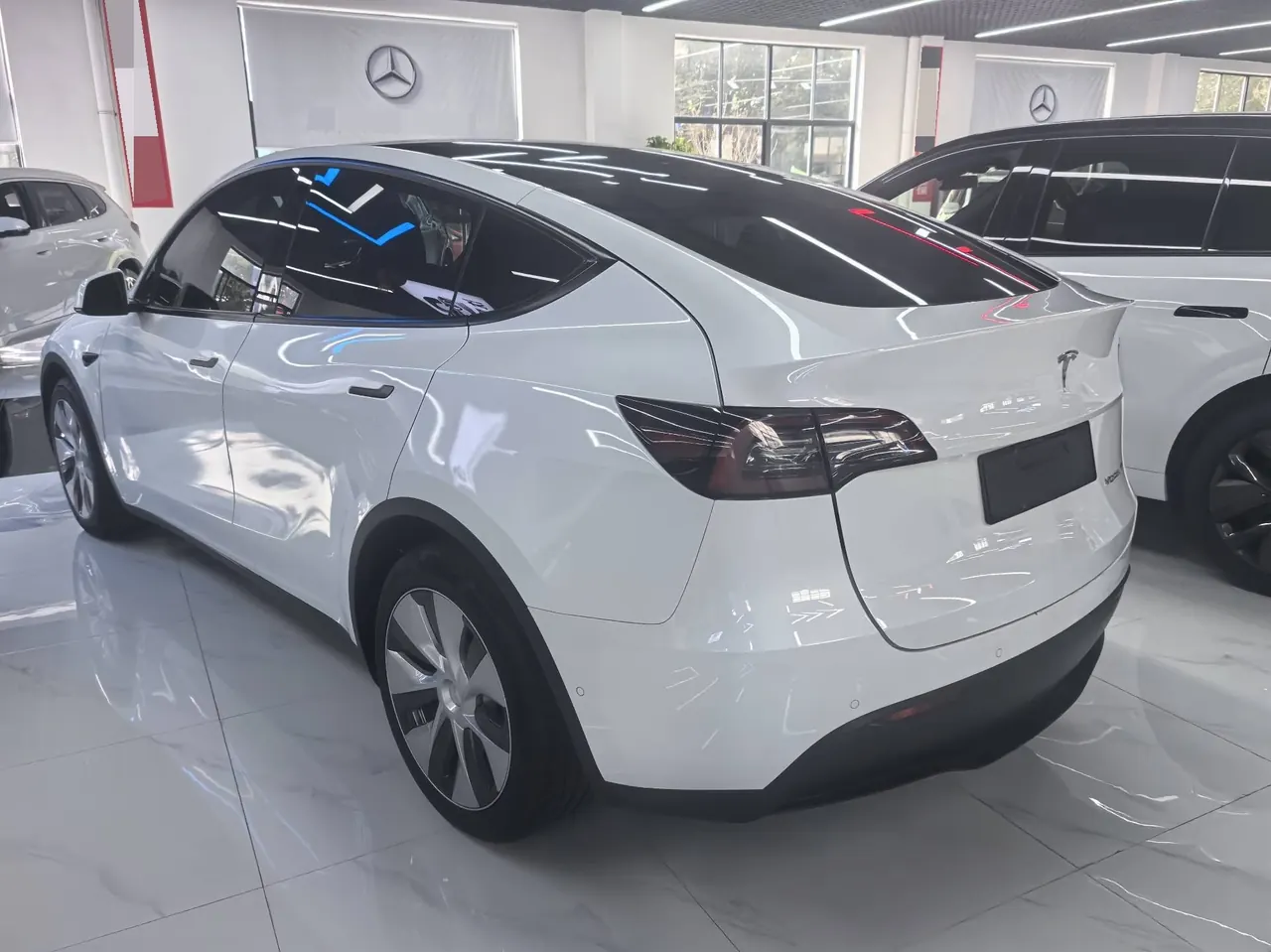 Tesla 2021 Model Y Standard Endurance Rear Drive Automatic Gear 4
