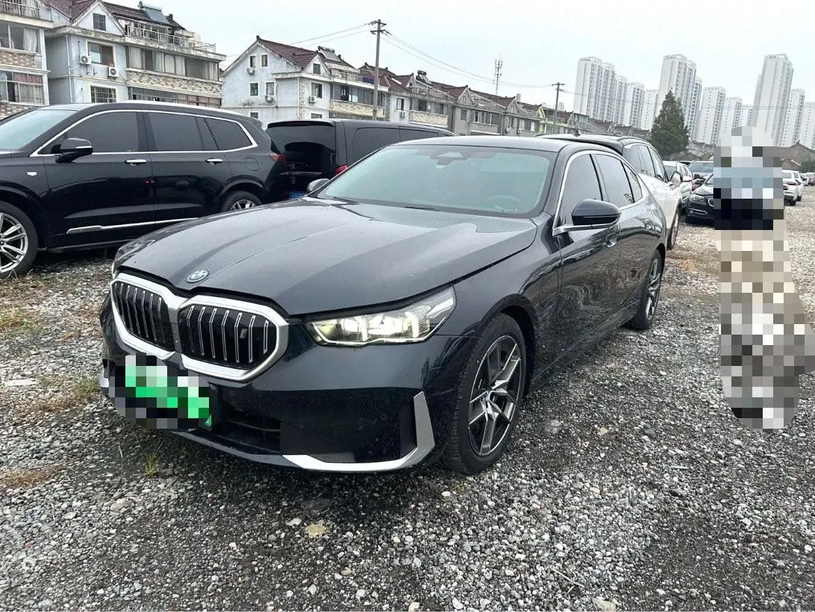 BMW 2024 i5 eDrive 35L Exclusive M Sports Suit Automatic Gear - View 1