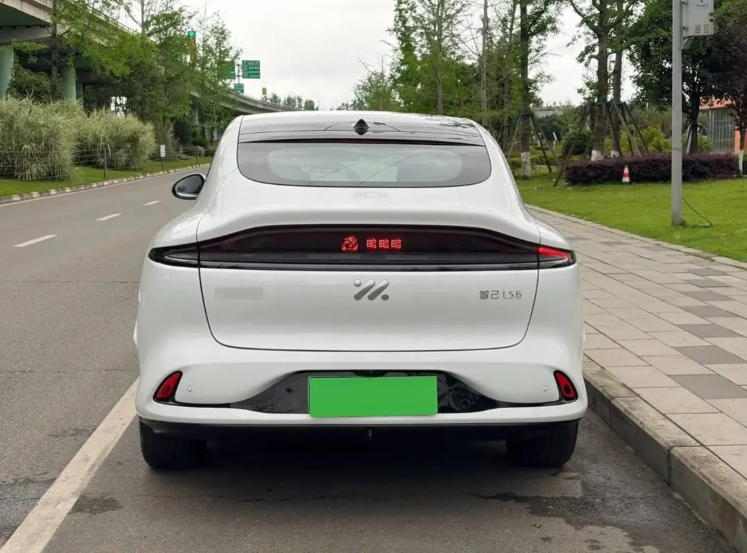 IM 2025 IM LS6 Lizard Smart Driving Edition Automatic Gear 4