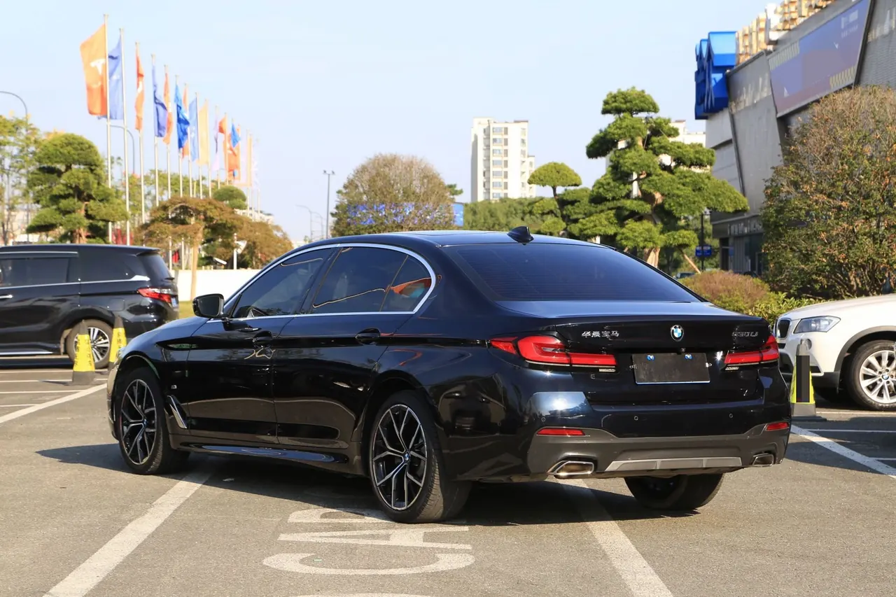 BMW 5 Series 2022 530Li 2.0T Exclusive M Sports Suit (Change 2) Automatic Gear 8